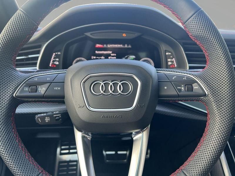 Gebraucht Audi Q8 S-Line 489 PS (359 kW) 2025 Schwarz SUV