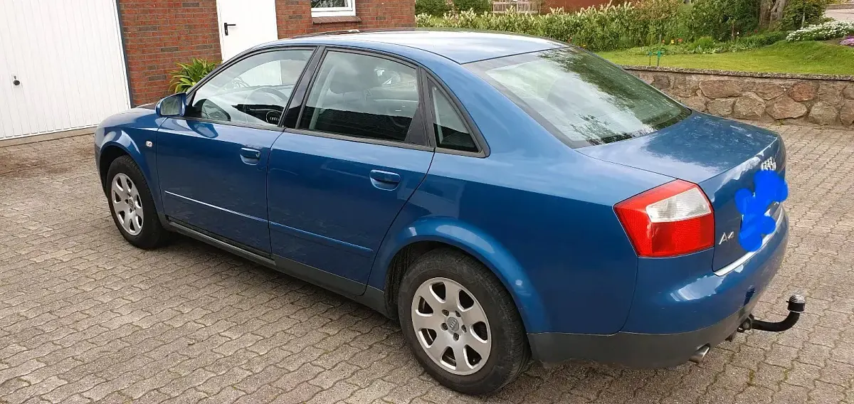 Gebraucht Audi A4 102 PS (75 kW) 2001 Blau Limousine