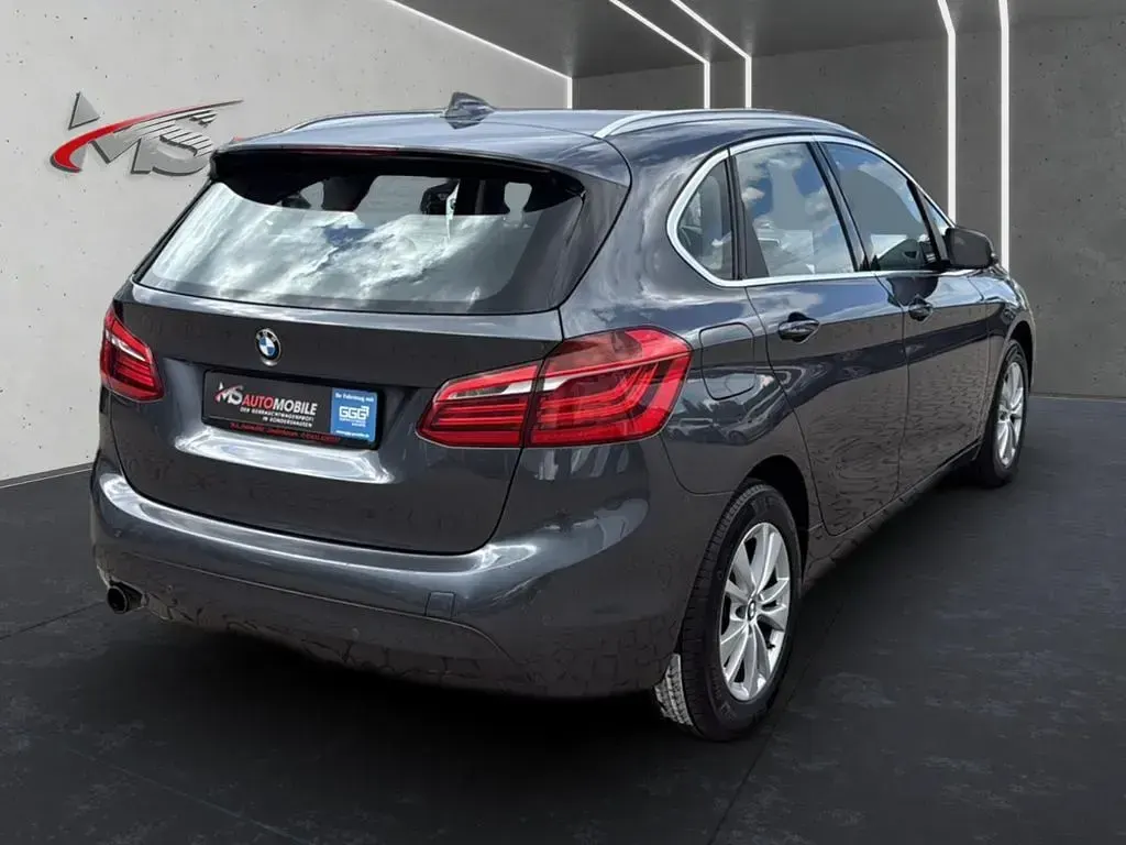 Gebraucht BMW 218 Active Tourer Advantage 136 PS (100 kW) 2017 Grau Van / Kleinbus