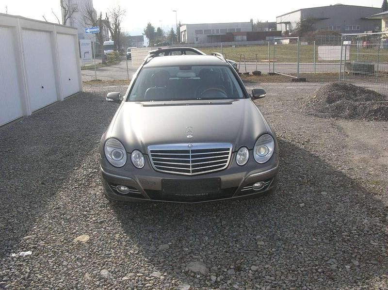Gebraucht Mercedes E320 Avantgarde 224 PS (164 kW) 2009 Indiumgrau  metalliclack Kombi