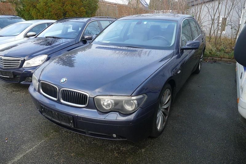 Blau Gebraucht 2002 BMW 745 Limousine | 2.490 € (Guter Preis) - Bild 1/4