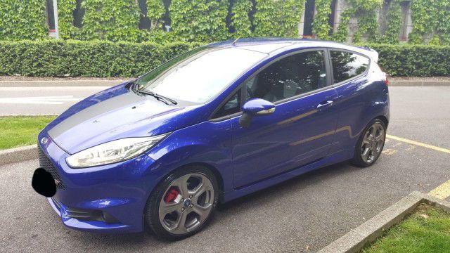 Gebraucht Ford Fiesta ST 182 PS (133 kW) 2014 Blau metallic Kleinwagen