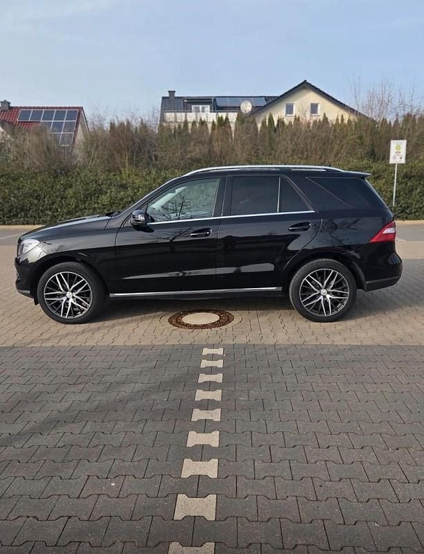 Gebraucht Mercedes ML350 258 PS (189 kW) 2012 Schwarz SUV