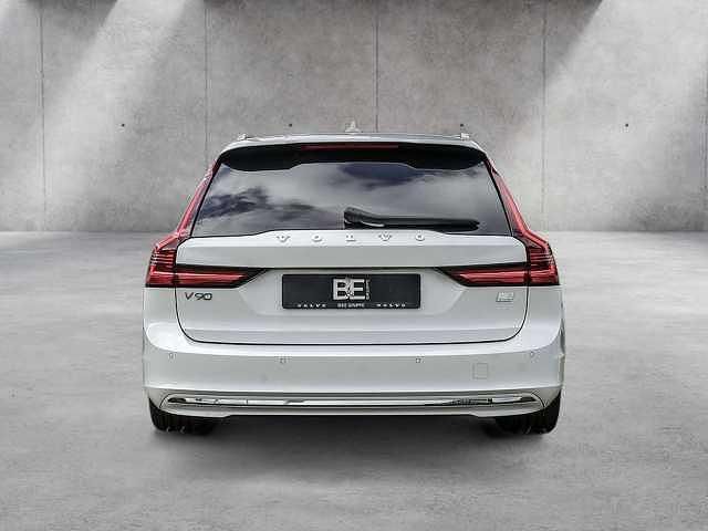 Gebraucht Volvo V90 Core 398 PS (292 kW) 2024 Weiß Kombi