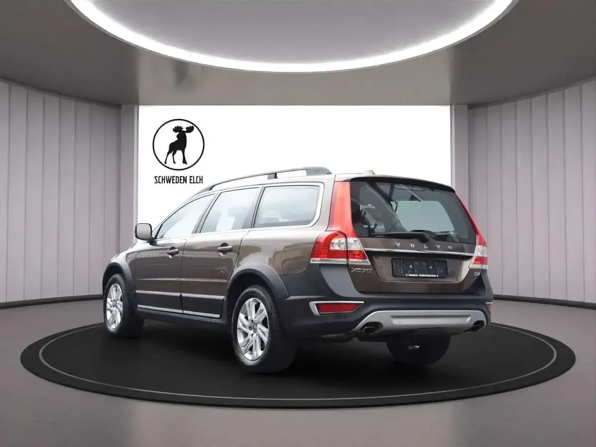Używany Volvo XC70 181 KM (133 kW) 2014 Brązowy Kombi
