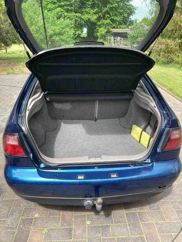 Blau Gebraucht 2002 Nissan Primera Comfort Limousine | 3.500 € (Etwas zu teuer) - Bild 1/4