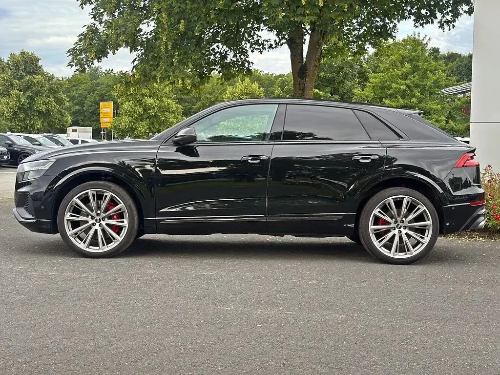 Gebraucht Audi SQ8 Competition 507 PS (372 kW) 2023 Mythosschwarz metallic SUV