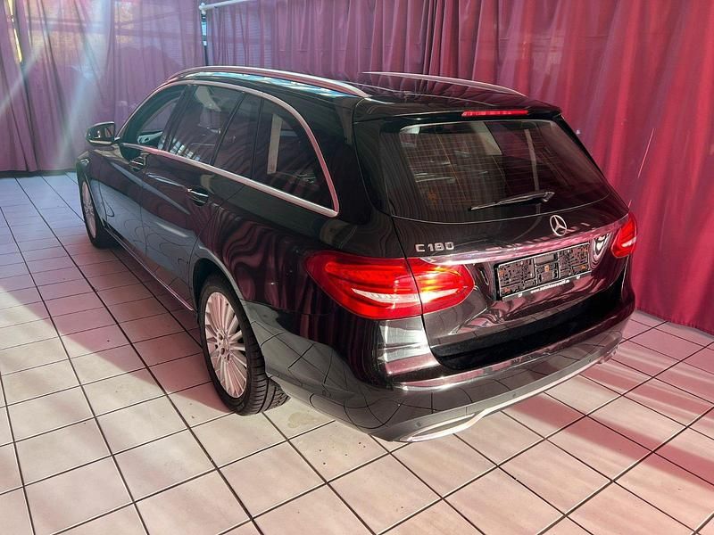 Second-hand Mercedes C180 155 CP (114 kW) 2016 Negru Break