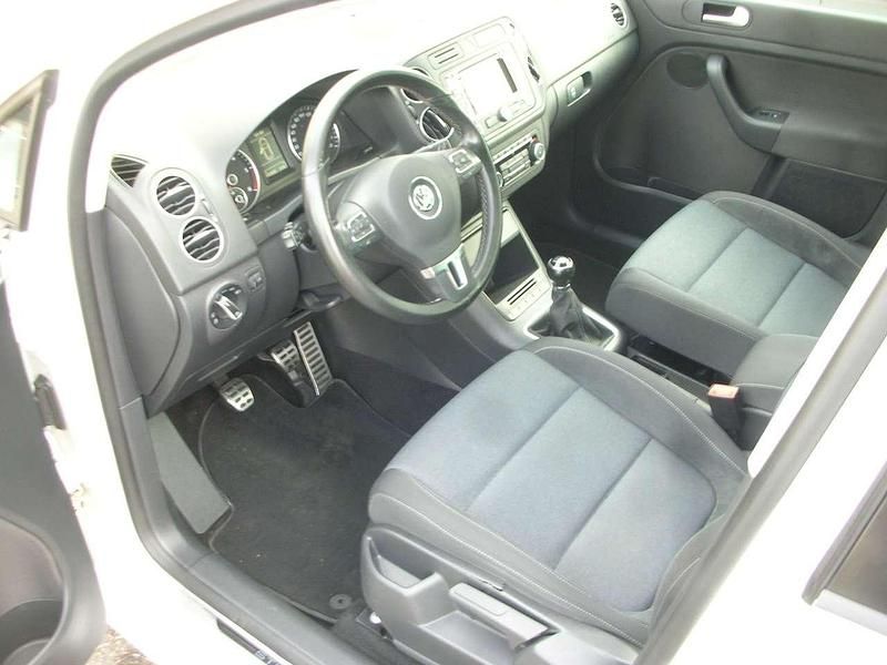 Gebraucht VW Golf VI Style 140 PS (102 kW) 2011 Candyweiß Kleinwagen