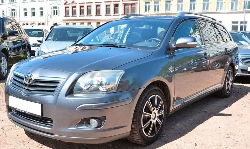 Grau Gebraucht 2007 Toyota Avensis Sol Kombi | 1.999 € (Guter Preis) - Bild 1/4