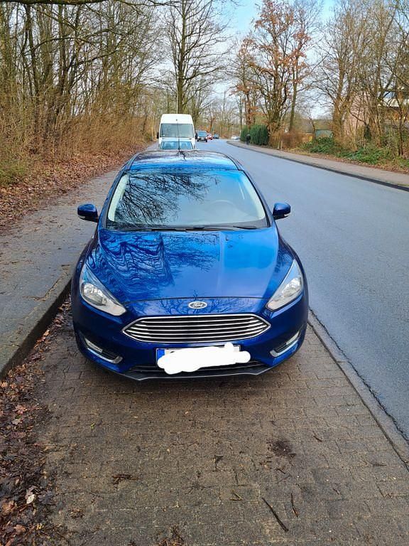 Blau Gebraucht 2015 Ford Focus Business Edition Kombi | 7.000 € (Guter Preis) - Bild 1/4