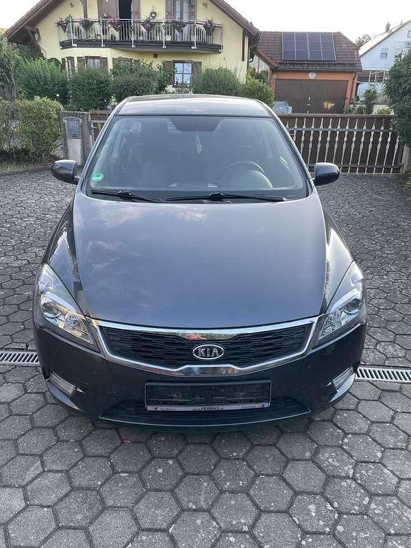 Gebraucht 2011 Kia Ceed Edition 7 Limousine | 3.200 € - Bild 1/3