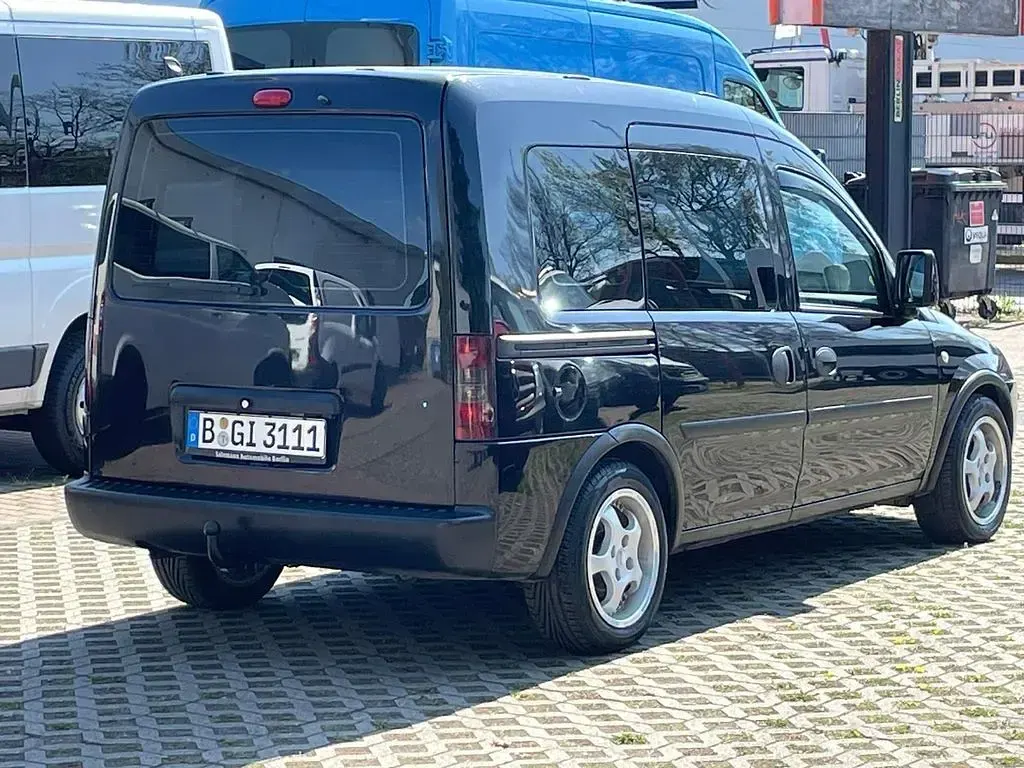 Gebraucht Opel Combo 90 PS (66 kW) 2008 Schwarz Van / Kleinbus