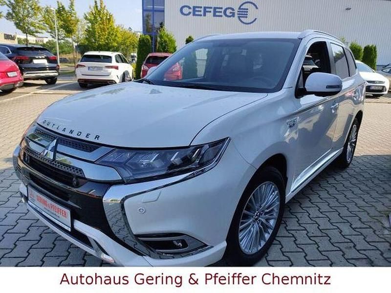 Gebraucht Mitsubishi Outlander P-HEV Spirit+ 224 PS (164 kW) 2021 Weiß SUV