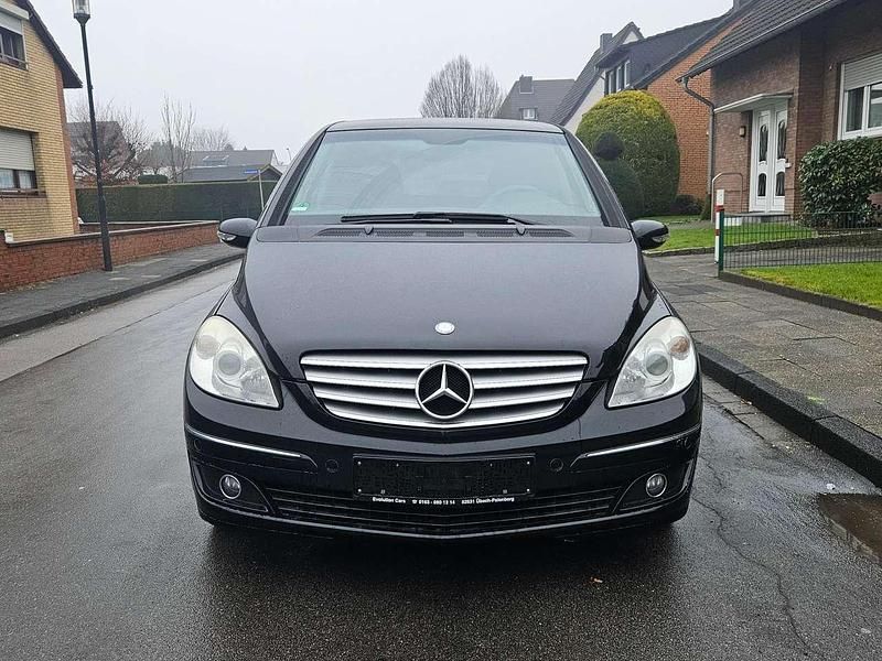 Gebraucht Mercedes B180 109 PS (80 kW) 2006 Kosmosschwarz  metalliclack Van / Kleinbus