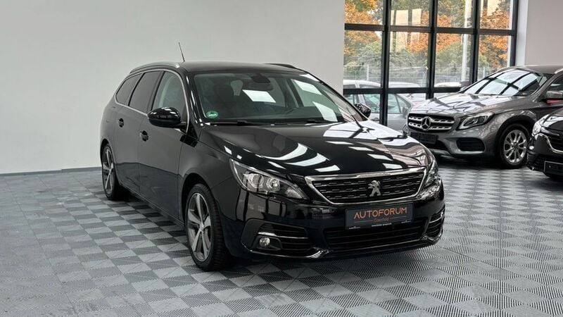 Schwarz Gebraucht 2018 Peugeot 308 Allure Kombi | 10.999 € - Bild 1/4