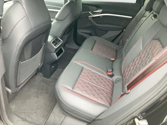 Gebraucht Audi SQ8 e-tron Ambiente 369 kW (503 PS) 2024 Mythosschwarz metallic SUV