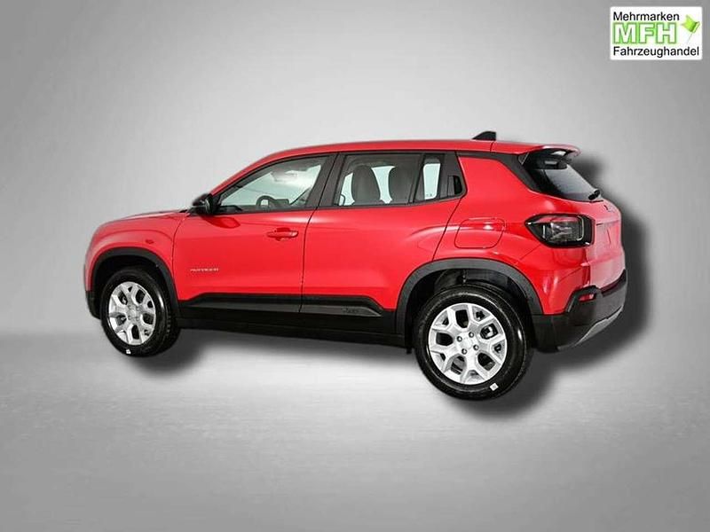Neu Jeep Avenger Altitude 101 PS (74 kW) 2025 Volcano black SUV