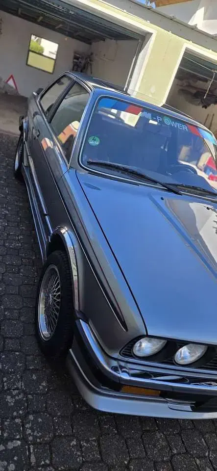Gebraucht BMW 325 Basis 171 PS (125 kW) 1986 Silber Limousine