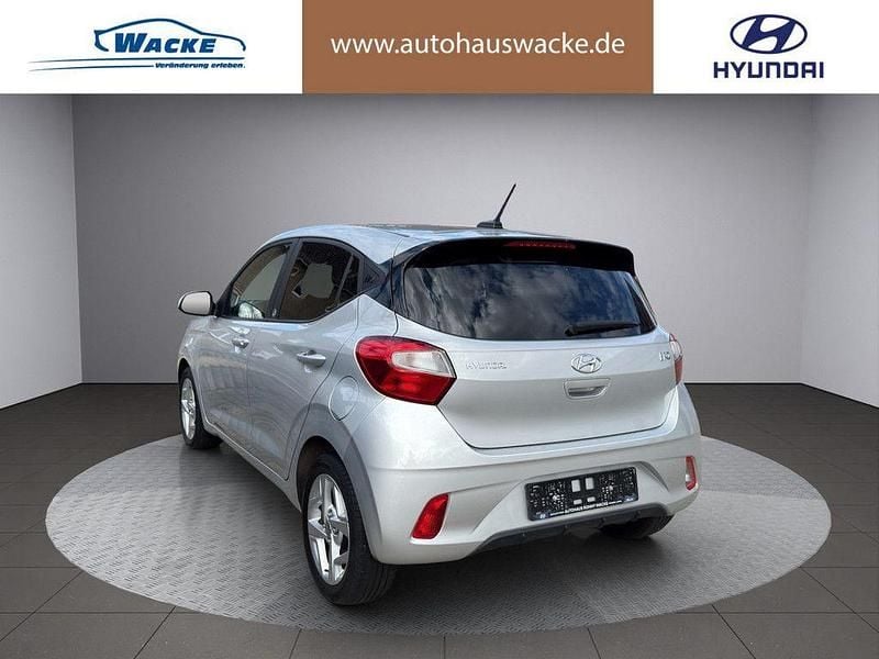 Gebraucht Hyundai i10 Edition 30 67 PS (49 kW) 2021 Farbe: silber Kleinwagen