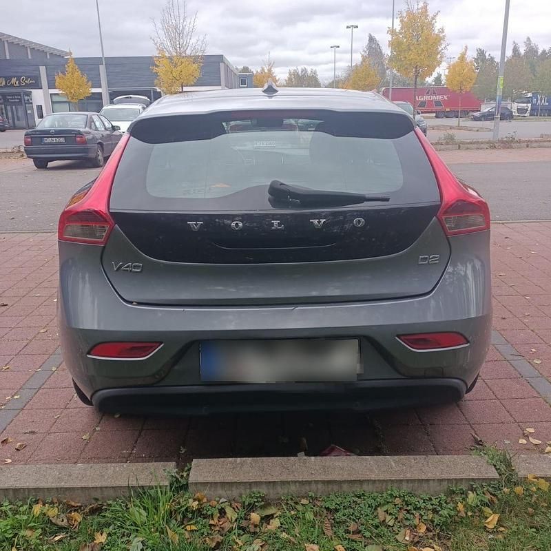 Gebraucht Volvo V40 Kinetic 120 PS (88 kW) 2015 Grau Limousine