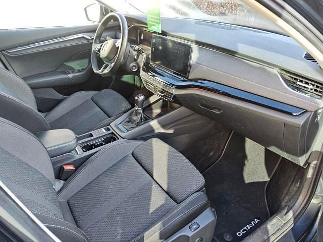 Gebraucht Skoda Octavia First Edition 150 PS (110 kW) 2021 Grau Kombi