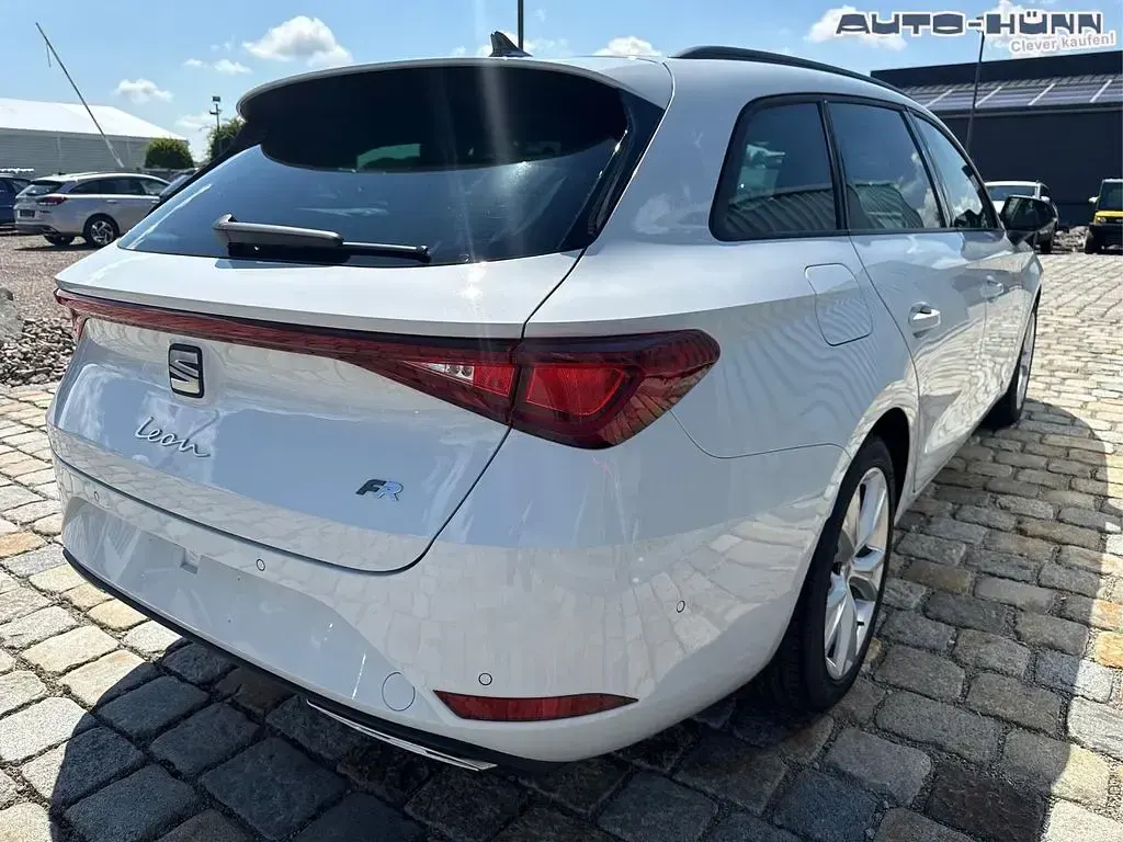 Neu Seat Leon FR 150 PS (110 kW) 2026 Weiß Limousine