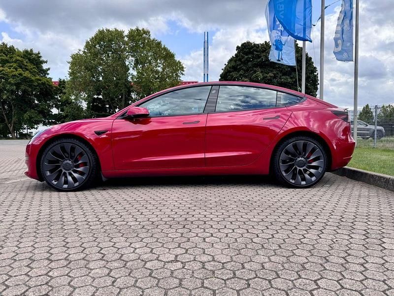 Gebraucht Tesla Model 3 377 kW (513 PS) 2022 Rot Limousine