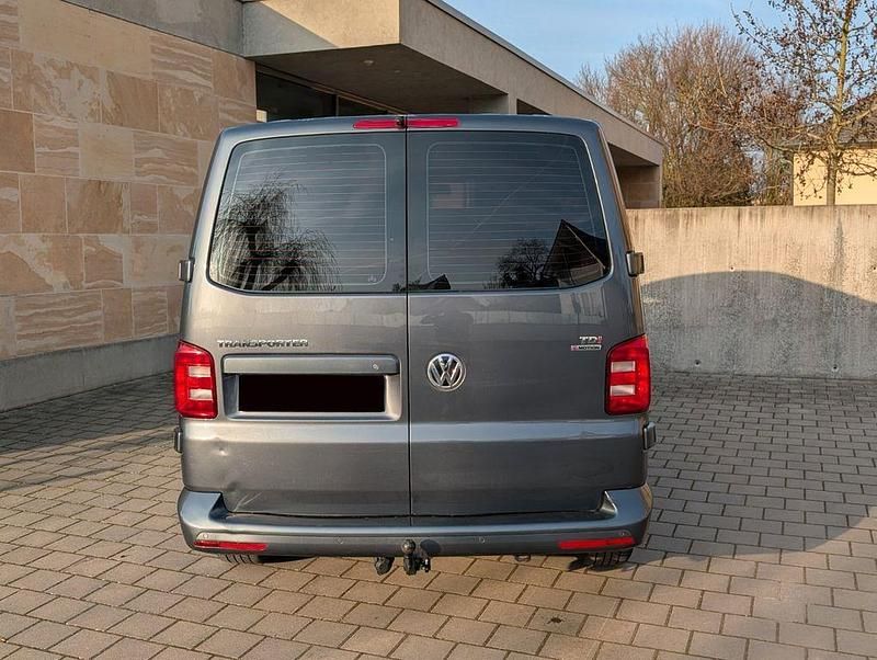 Second-hand VW Transporter 150 CP (110 kW) 2017 Gri Van