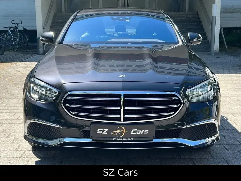 Gebraucht Mercedes E300 320 PS (235 kW) 2022 Grau Limousine