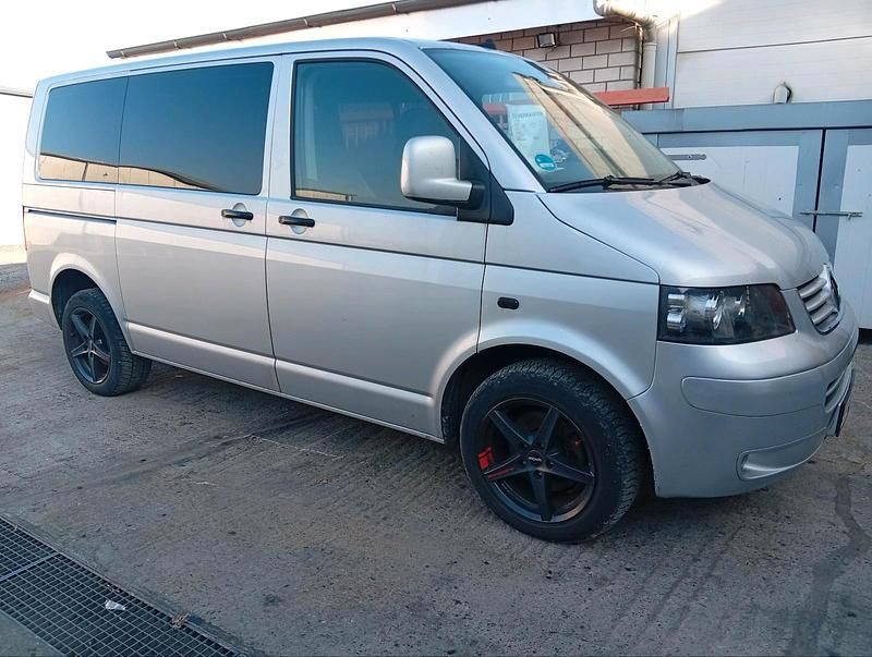 Gebraucht VW Caravelle 174 PS (127 kW) 2007 Silber Van / Kleinbus