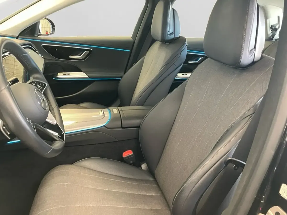 Gebraucht Mercedes E300 Avantgarde 204 PS (150 kW) 2025 Szary Kombi