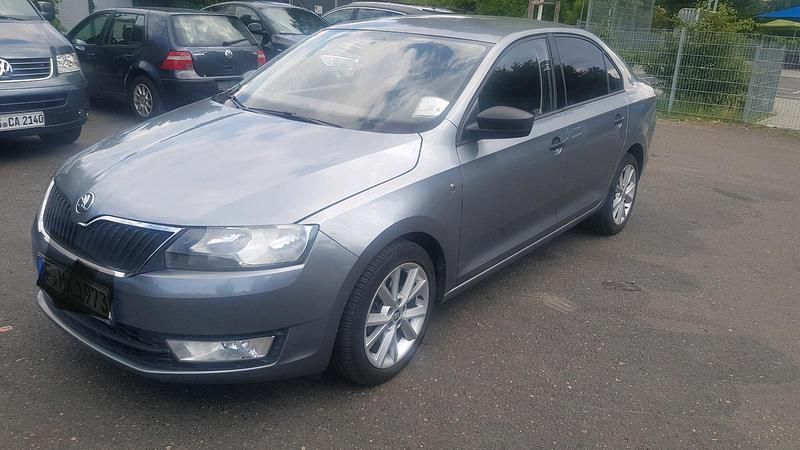 Silber Gebraucht 2013 Skoda Rapid Limousine | 4.250 € (Superpreis) - Bild 1/4