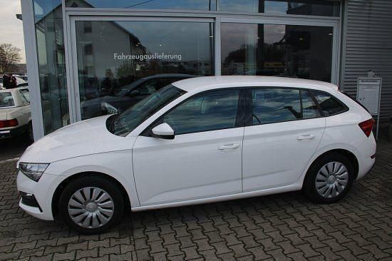 Używany Skoda Scala Cool Plus 95 KM (69 kW) 2021 Biały Hatchback