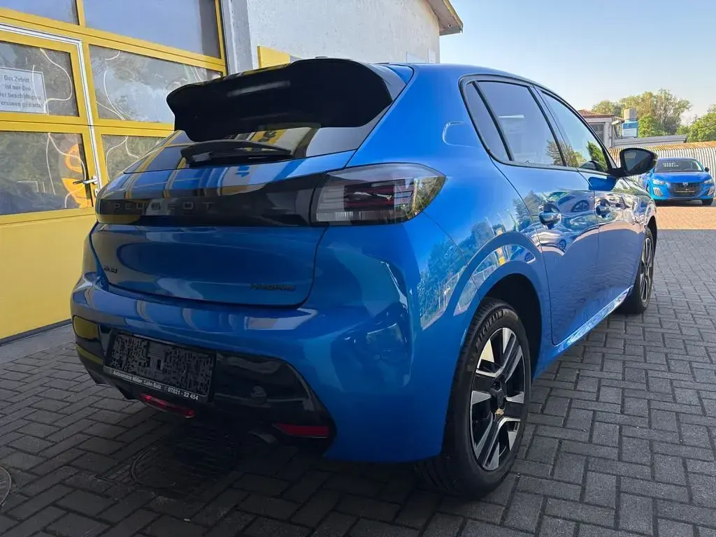 Gebraucht Peugeot 208 Allure 101 PS (74 kW) 2025 Blau Kleinwagen