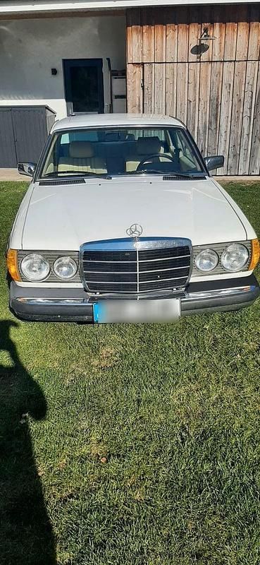 Weiß Gebraucht 1984 Mercedes 300 Coupé | 16.500 € - Bild 1/4