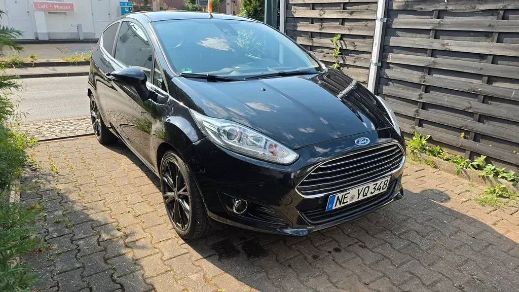 Gebraucht Ford Fiesta SYNC Edition 95 PS (69 kW) 2013 Schwarz Kleinwagen