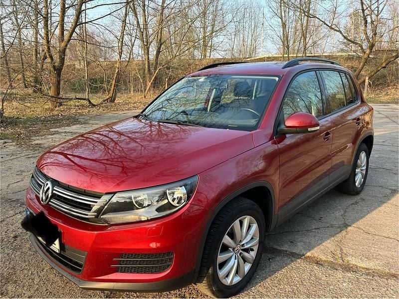 Rot Gebraucht 2012 VW Tiguan SUV | 8.900 € (Guter Preis) - Bild 1/4