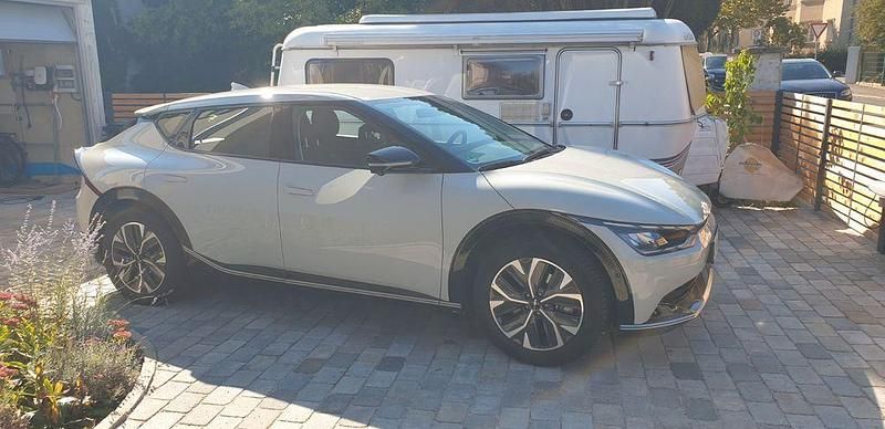 Beige Gebraucht 2023 Kia EV6 4 SUV | 38.300 € (Etwas zu teuer) - Bild 1/4