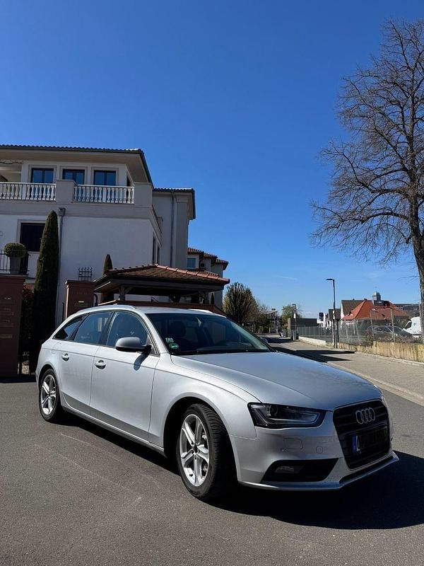 Gebraucht Audi A4 Attraction 177 PS (130 kW) 2012 Grau Kombi