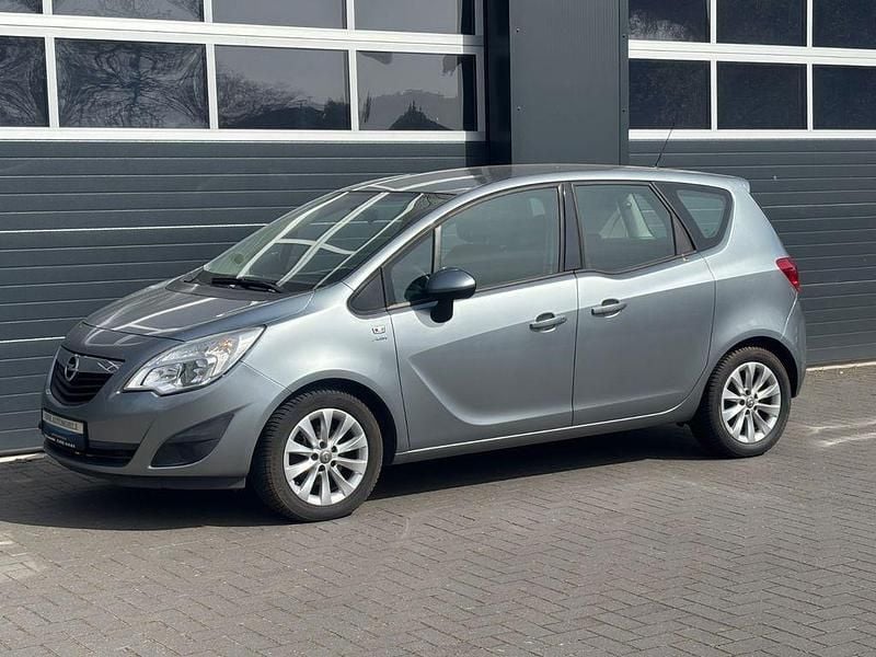 Second-hand Opel Meriva Active 101 CP (74 kW) 2012 Argintiu Monovolum
