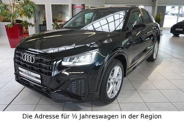 Grau Neu 2025 Audi Q2 S-Line SUV | 34.490 € (Superpreis) - Bild 1/4