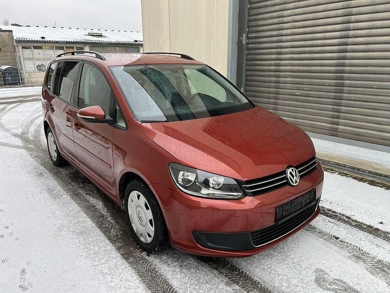 Gebraucht VW Touran Comfortline 105 PS (77 kW) 2014 Rot Van / Kleinbus