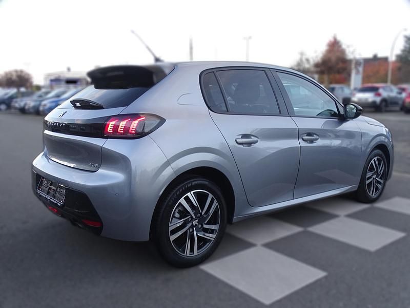 Gebraucht Peugeot 208 Allure 101 PS (74 kW) 2023 Metallic Kleinwagen