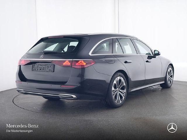 Schwarz Gebraucht 2024 Mercedes E220 Avantgarde Limousine | 44.990 € (Superpreis) - Bild 1/4