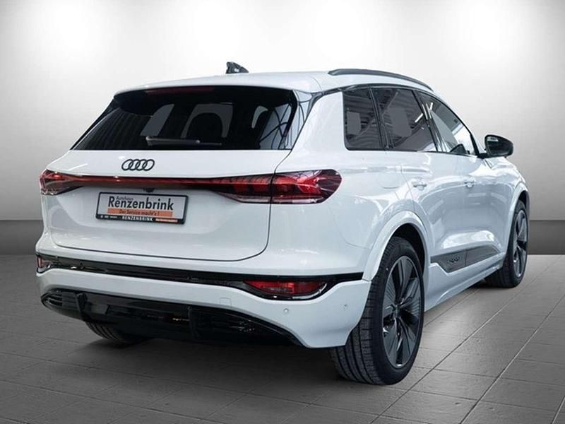 Neu Audi e-tron Performance 225 kW (306 PS) 2026 Gletscherweiß metallic SUV