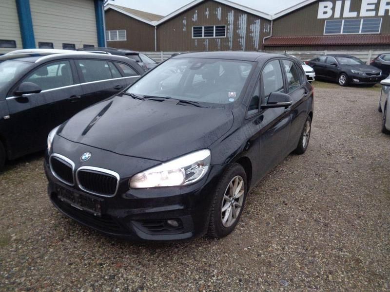 Gebraucht BMW 218 Active Tourer 150 PS (110 kW) 2016 Schwarz Van / Kleinbus
