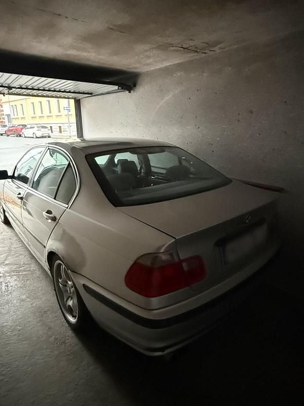 Gebraucht BMW 320 150 PS (110 kW) 1999 Silber Limousine