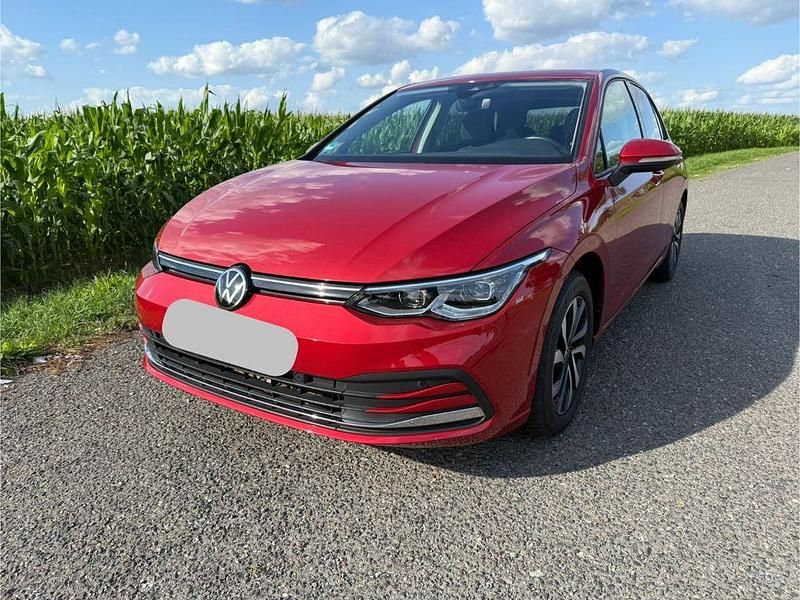 Rot Gebraucht 2022 VW Golf VIII Active Limousine | 21.700 € (Guter Preis) - Bild 1/4