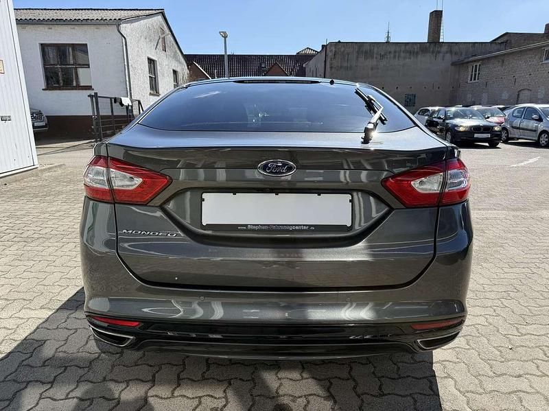 Gebraucht Ford Mondeo Titanium 179 PS (131 kW) 2018 Magneticgrau (metallic) Limousine